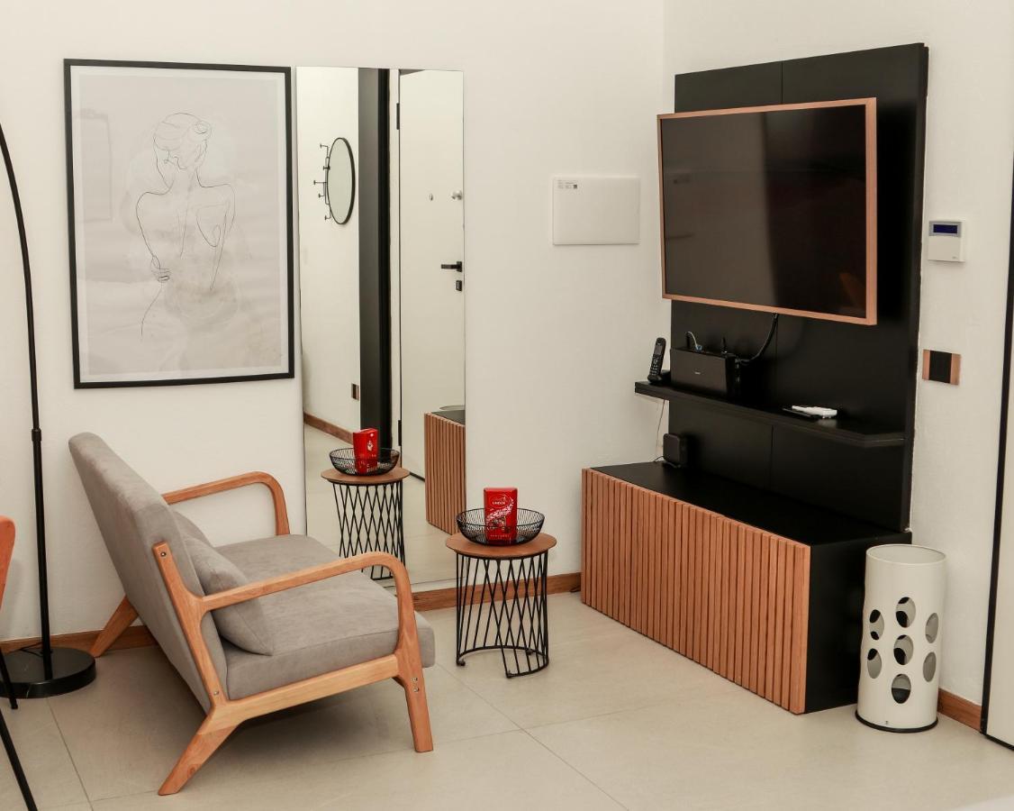 Dislocati Bnb - Jacuzzi Privata - Cucina - Tv60" - Minimal Luxury Marigliano Zewnętrze zdjęcie