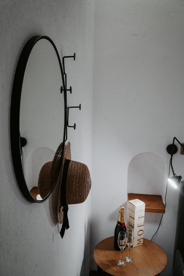 Dislocati Bnb - Jacuzzi Privata - Cucina - Tv60" - Minimal Luxury Marigliano Zewnętrze zdjęcie