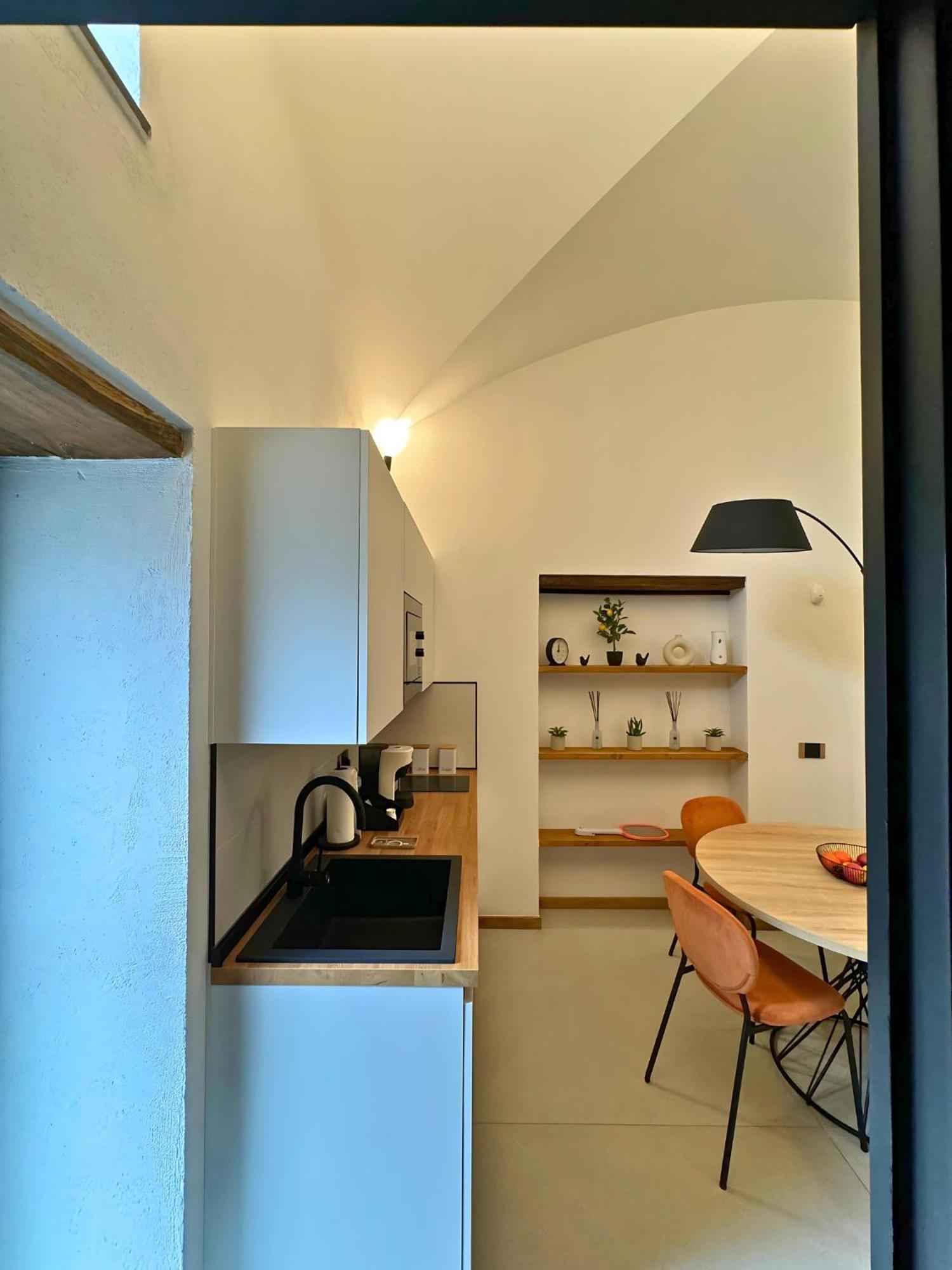 Dislocati Bnb - Jacuzzi Privata - Cucina - Tv60" - Minimal Luxury Marigliano Zewnętrze zdjęcie