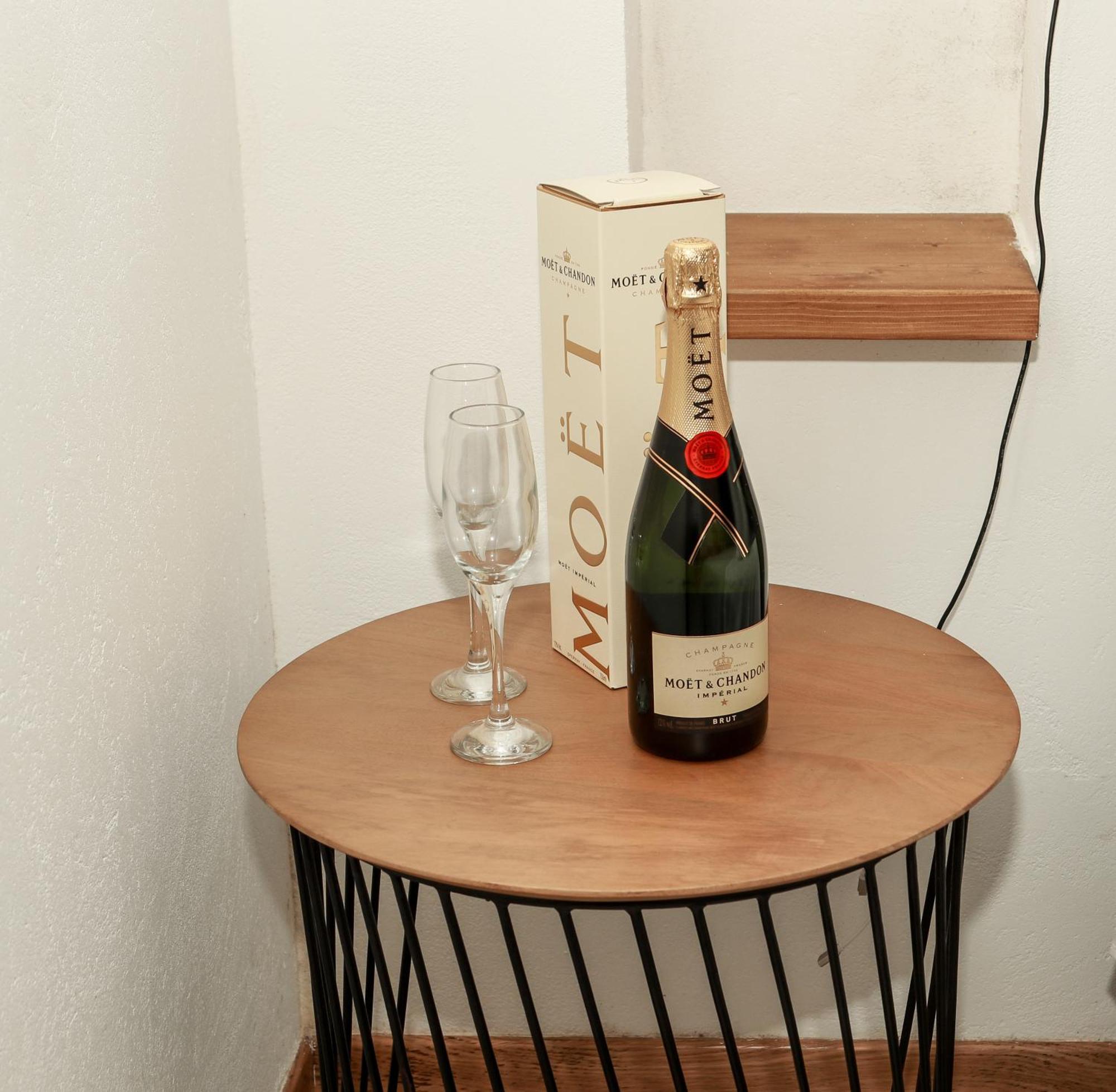 Dislocati Bnb - Jacuzzi Privata - Cucina - Tv60" - Minimal Luxury Marigliano Zewnętrze zdjęcie